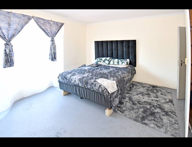 12 BEDROOM HOUSE FOR SALE IN FERNDALE